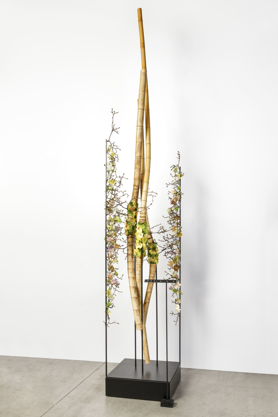 竹と小花のディスプレイ