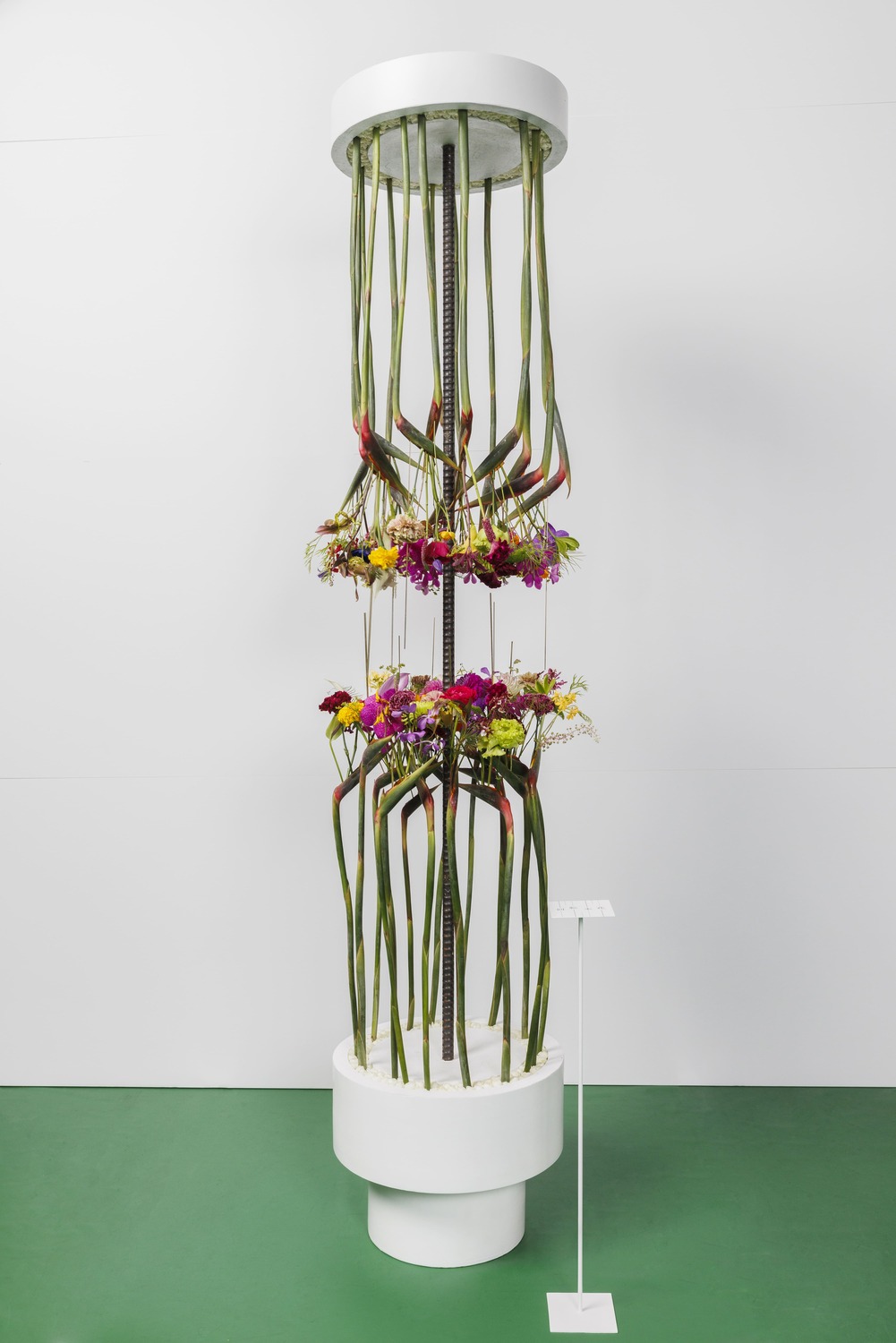 シンメトリーなフラワーディスプレイ