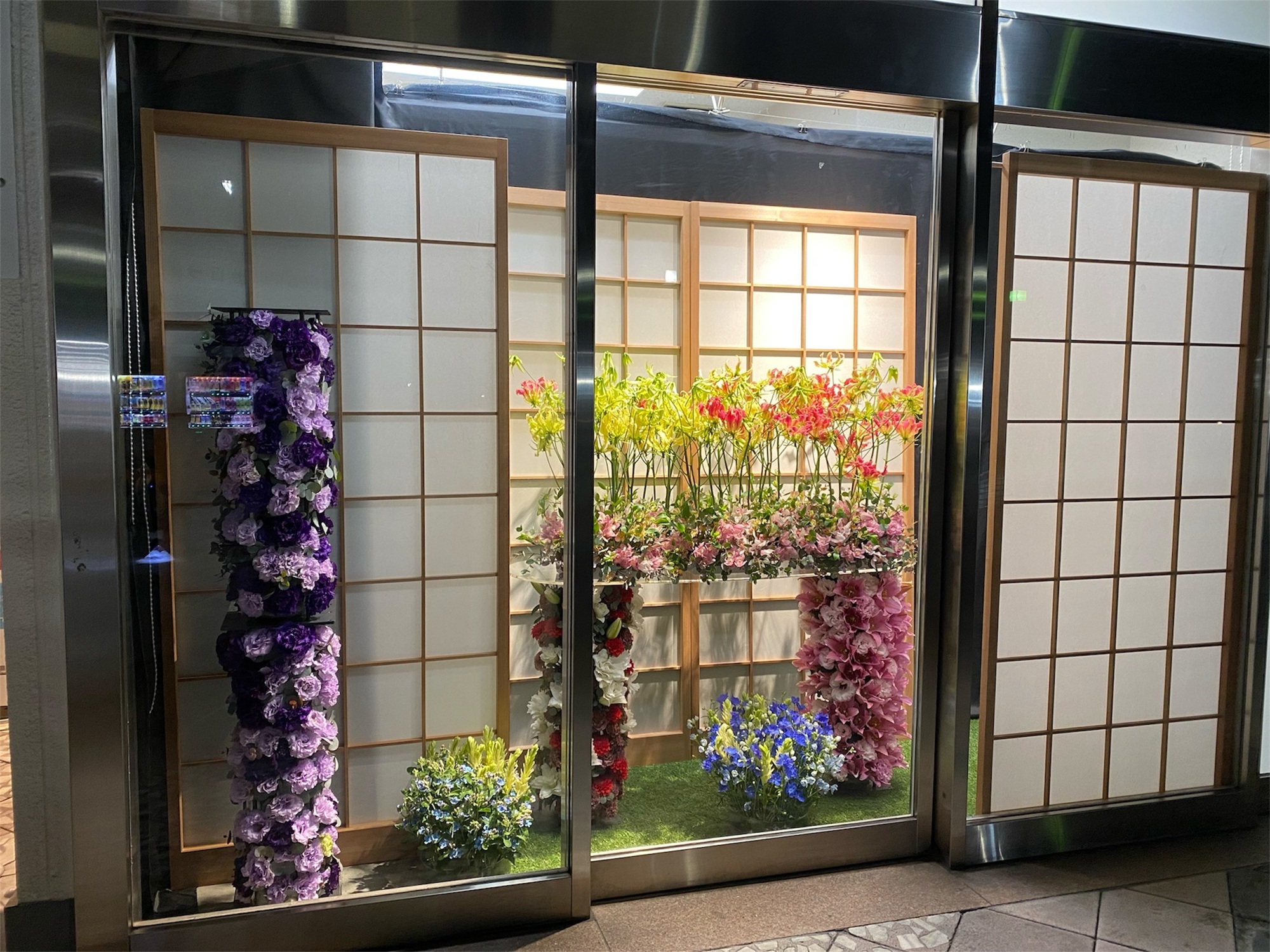 和風なウィンドウディスプレイ