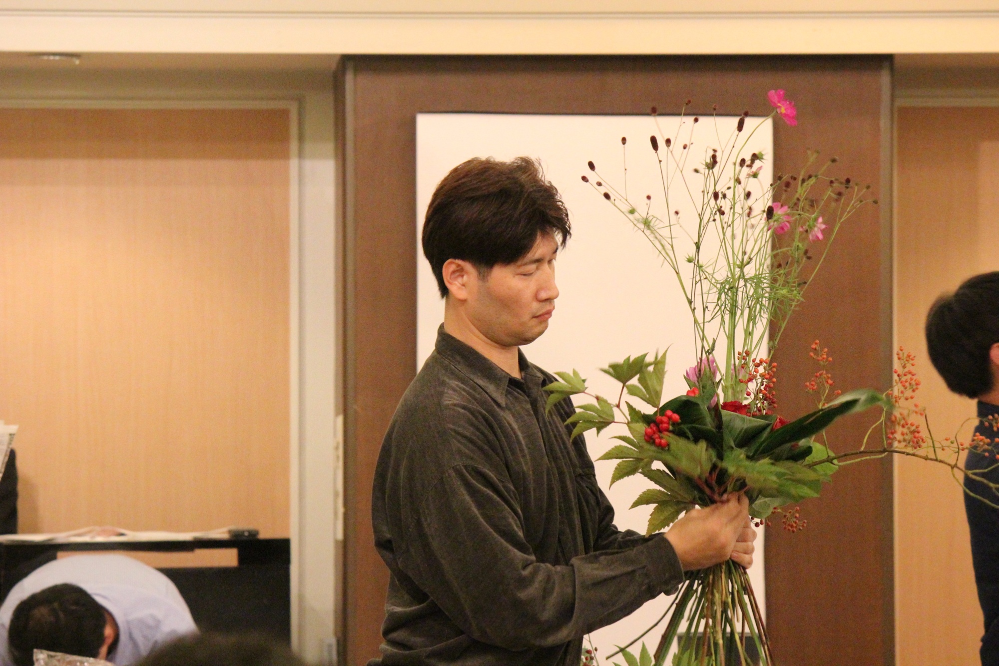 制作作業中の藤原様