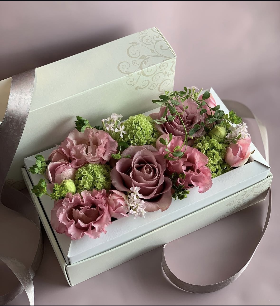 モーヴピンクのフラワーボックス