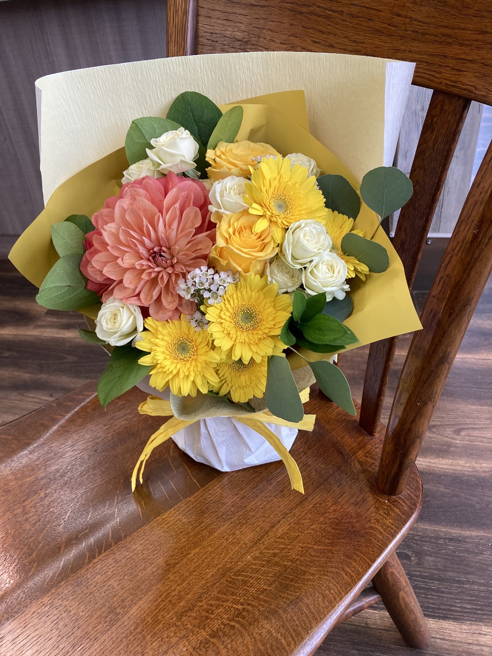 黄色のガーベラのアレンジ