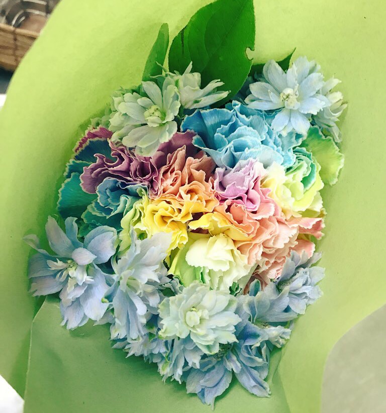 レインボーカラーの花束
