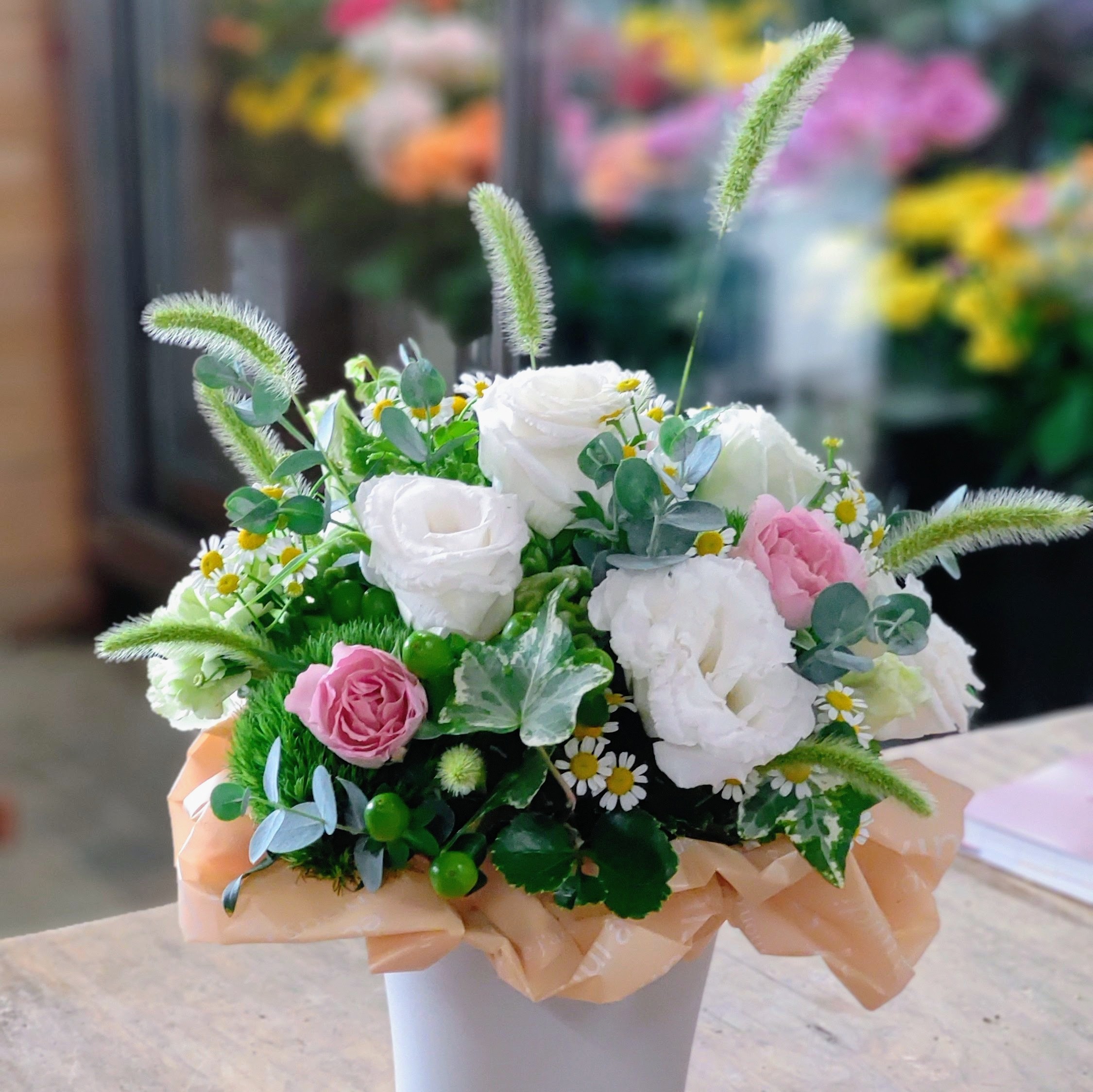 白バラのアレンジメント