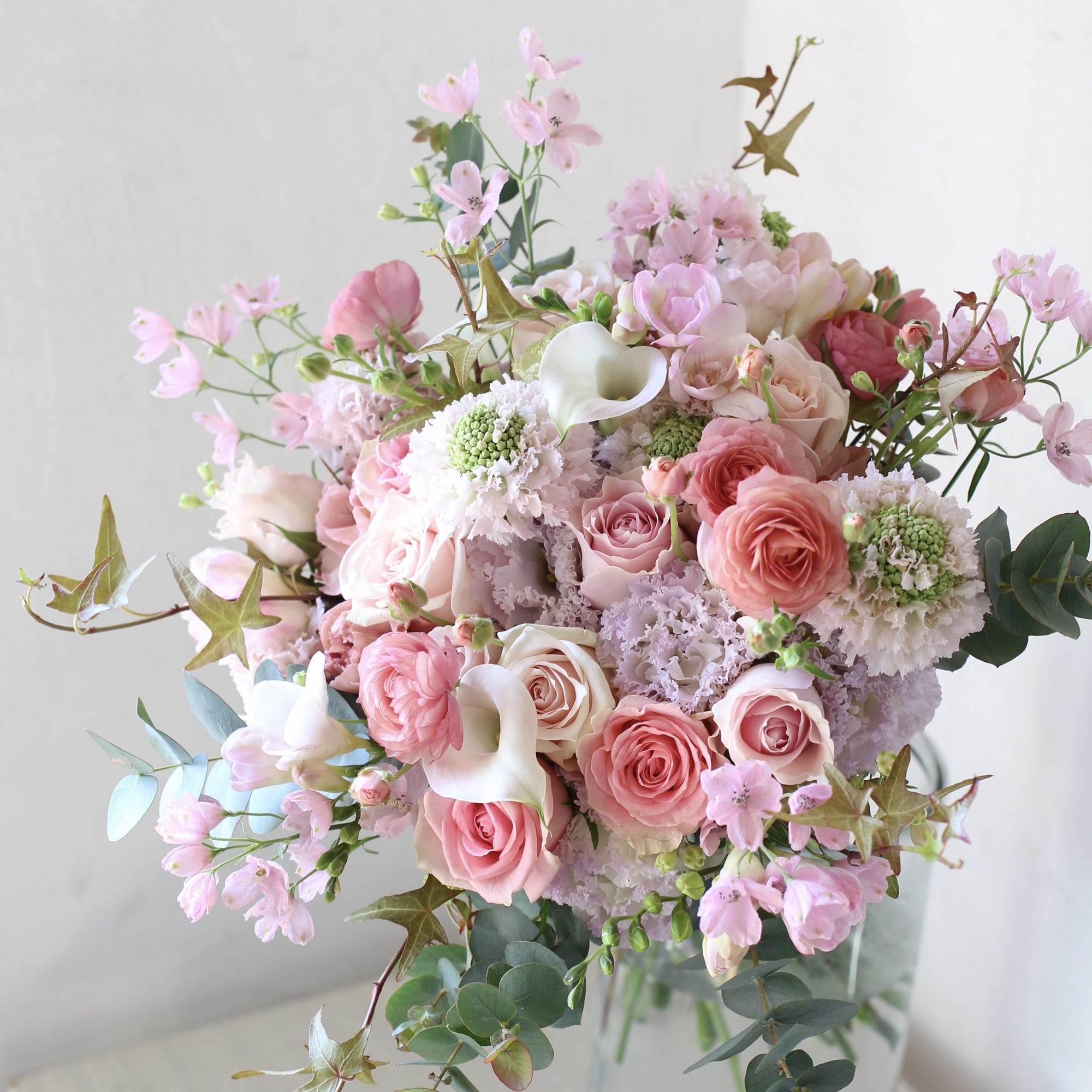 淡いピンク色のアレンジ