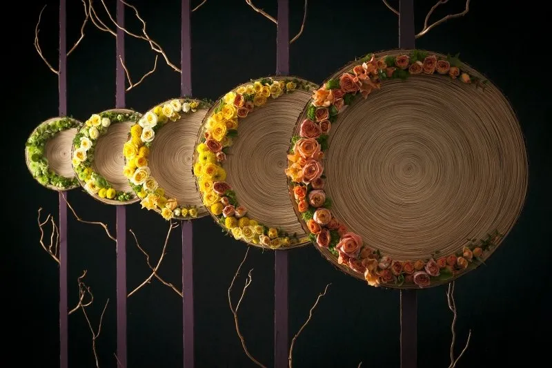 丸太と花の作品