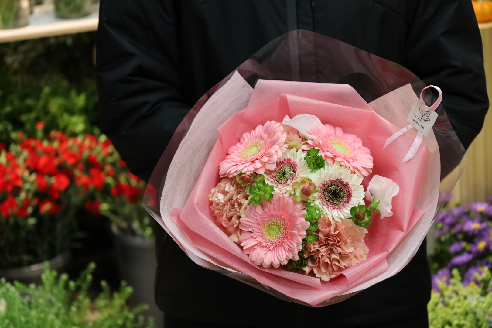 可愛らしいピンクの花束